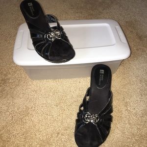 Black Wedges